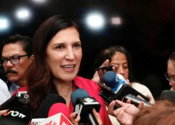 Kenia López se reunió con integrantes de “Somos México” para abordar temas de la reforma electoral