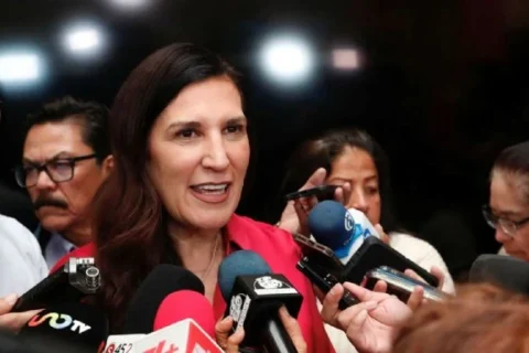 Kenia López se reunió con integrantes de “Somos México” para abordar temas de la reforma electoral