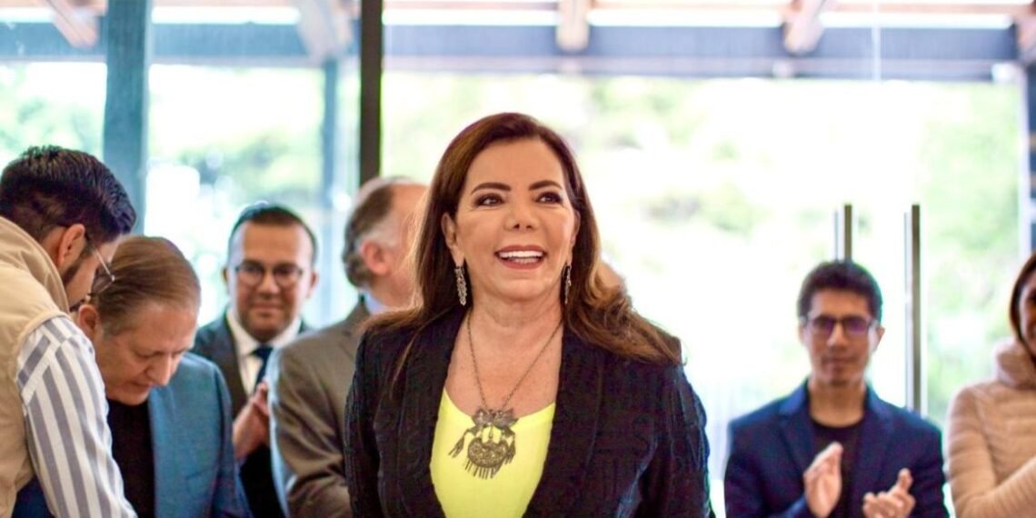 alt="Carolina Monroy renuncia al PRI en el Estado de México y se suma a Somos MX"