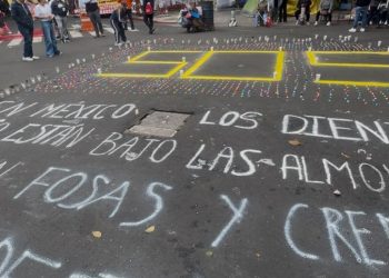 En apoyo a las Madres Buscadoras, Somos Impacto coloca 1,600 ‘ratones de los dientes’ frente a la FGR